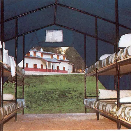 El Chate Tiendas Parque de Campismo